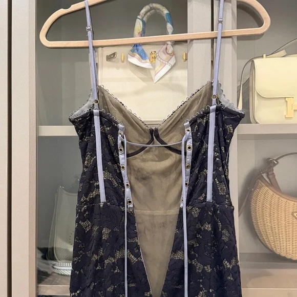 V. Chapman Naomi Stretch Lace Dress - Picture 5 of 7